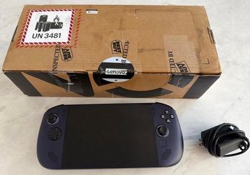 Legion Go S 8" 120Hz Gaming Handheld - AMD Ryzen Z1 Extreme 32GB with 1TB