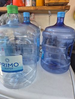 3 garrafones de agua