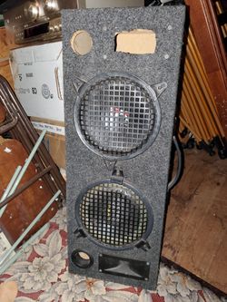 Punchy 2x8" Car Sub Box w/old-school speakers