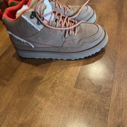 Woman’s UGG Hi Heritage High Top Sneakers New Shipping Available 