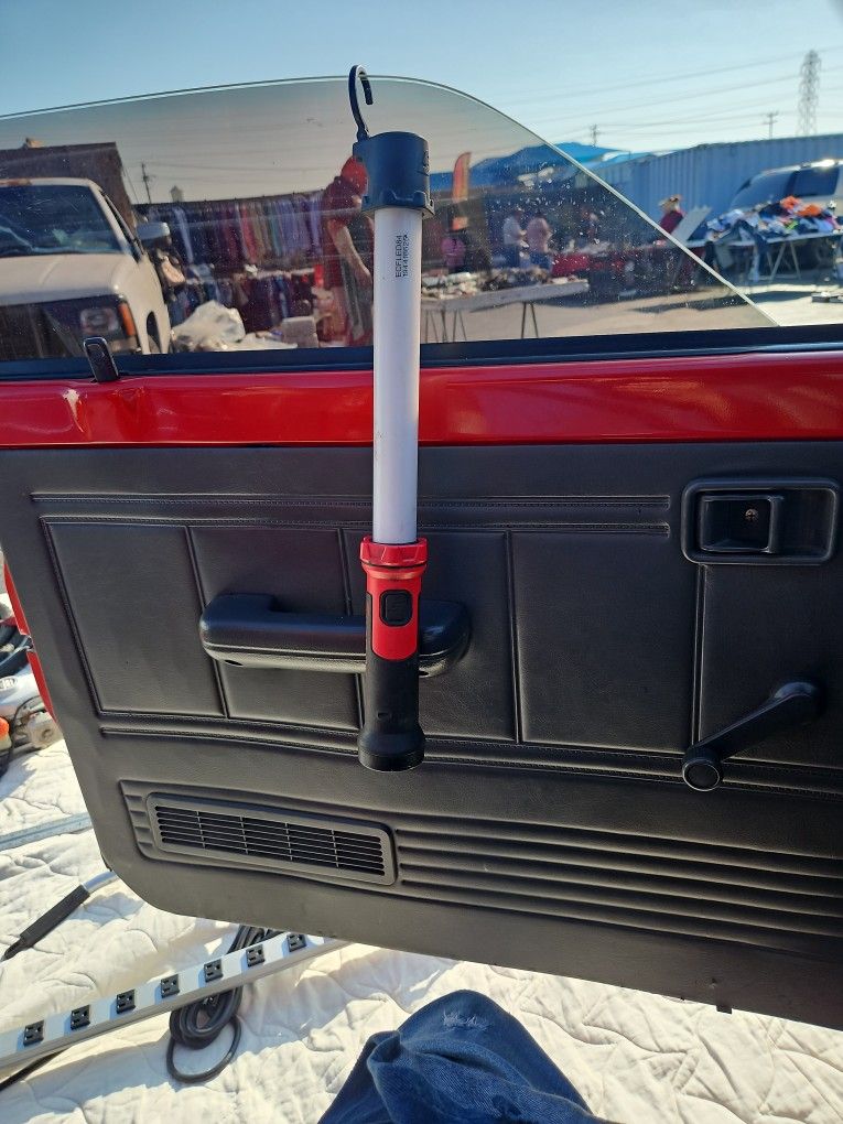 SNAP-ON RECHARGEABLE LED LIGHT