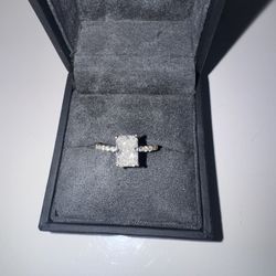 ENGAGEMENT RING  