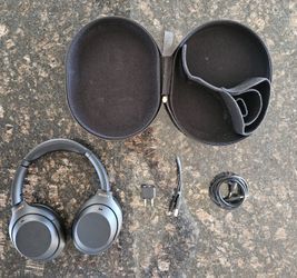 Sony WH-1000XM4 Wireless Premium Noise Canceling Overhead Headphones with Mic for Phone-Call and Alexa Voice Control, Black WH1000XM4