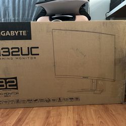 Gigabyte - M32UC - 4K Gaming Monitor 144hz Refresh Rate 