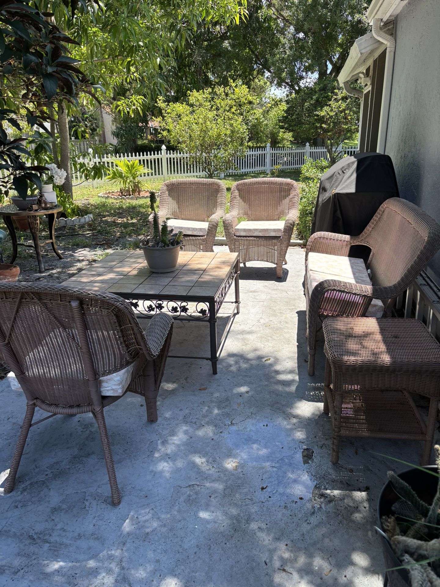 πΏβ¨ Patio Furniture Set β Wicker + Iron & Ceramic Table! β¨πΏ