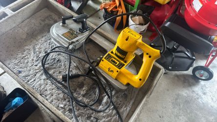 DeWalt 328 Variable Speed Band Saw