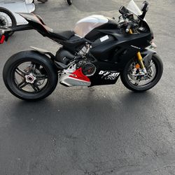 2023 Ducati Panigale V4SP2