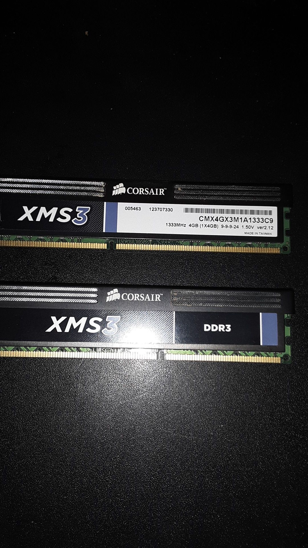 2 Corsair 4g memory stick ( 8 gig total )