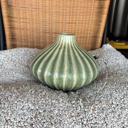 Asian Inspired Celadon Green Ribbed Onion Vase 7.5"H x 8"W Art Studio Pottery. 