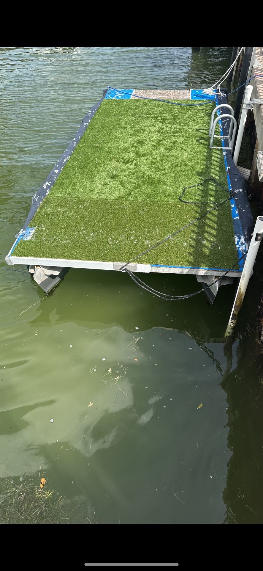 22ft Pontoon Platform Bottom Painted for Sale in Miami, FL - OfferUp
