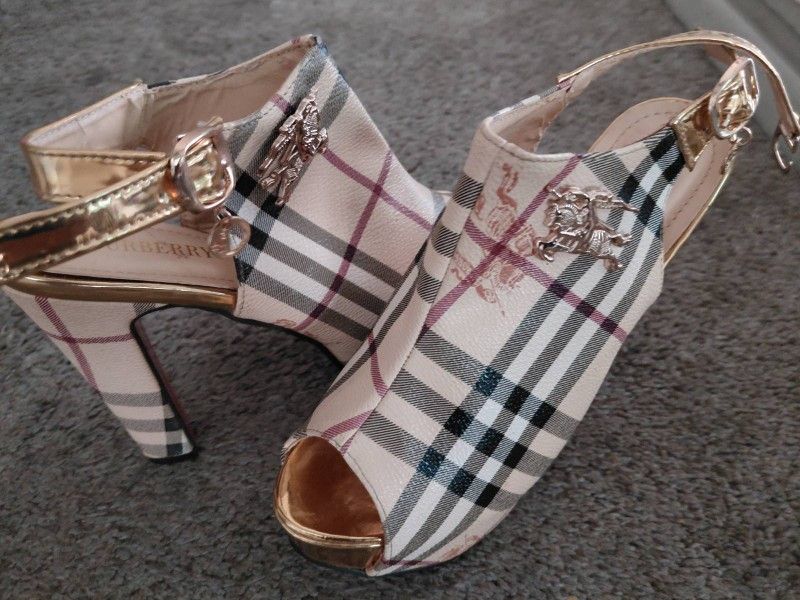 Women Burberry Heels