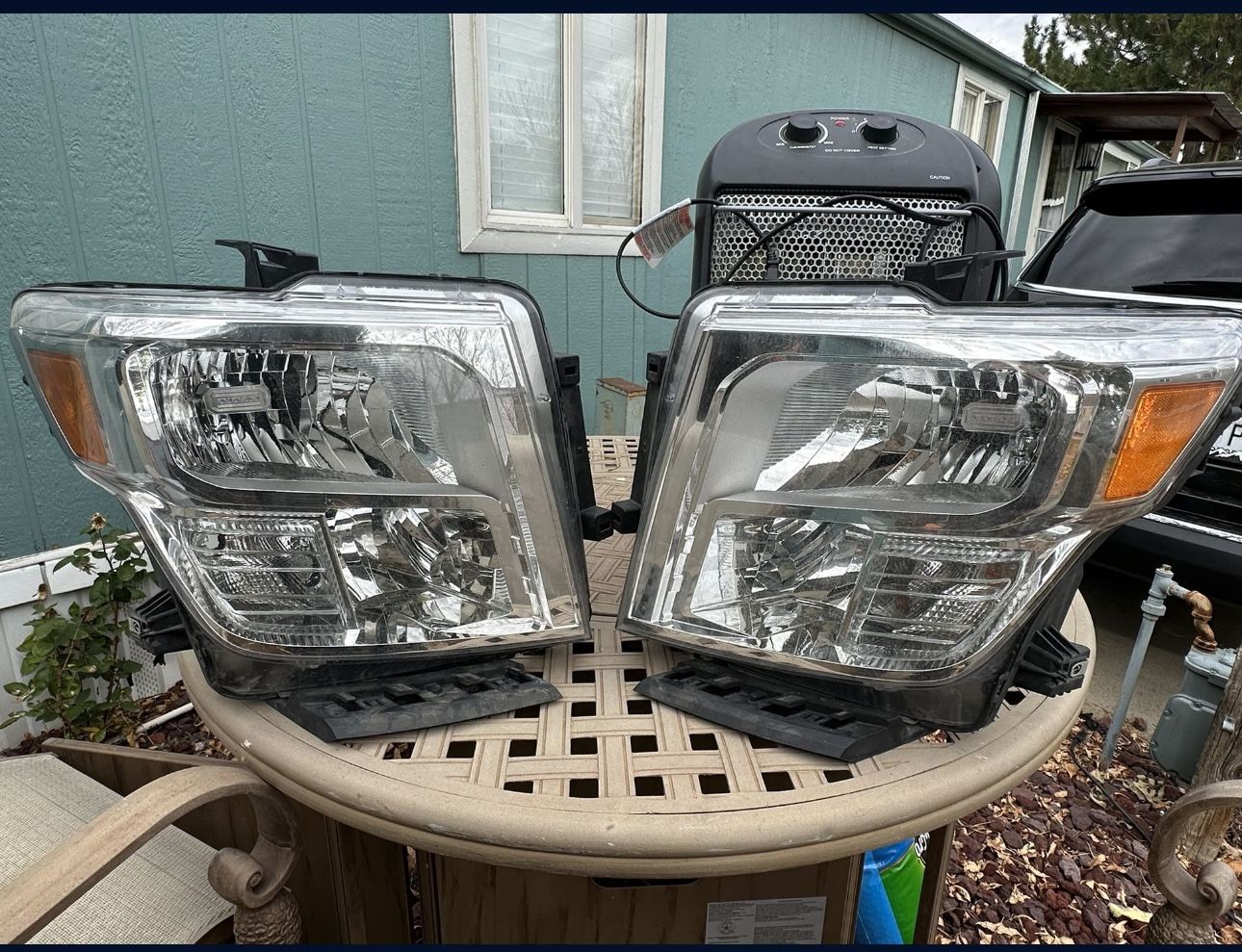 headlights Nissan Titan 2016 A 2020