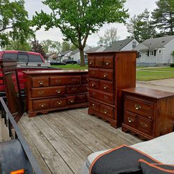 Wood Dresser Set