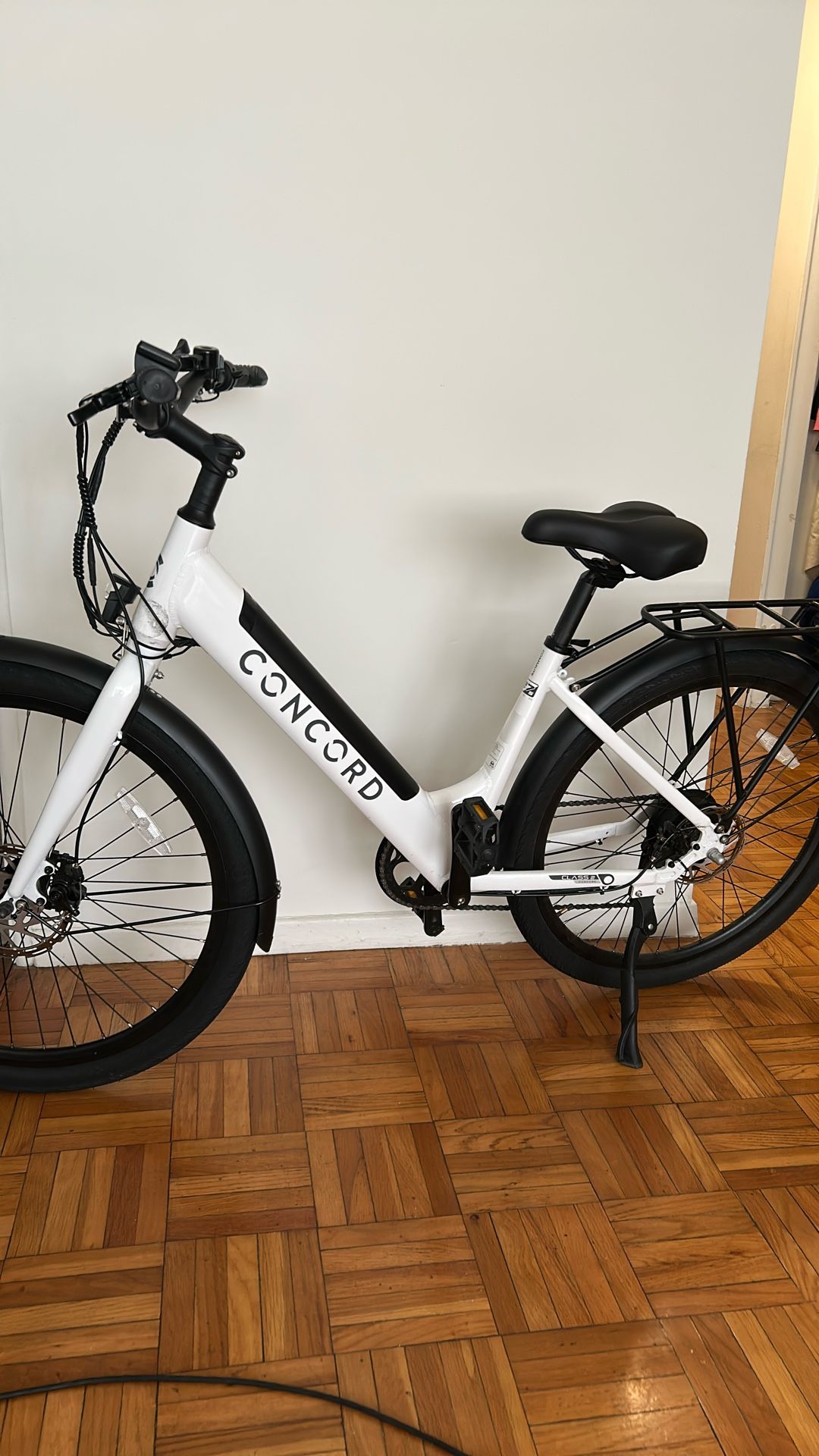 The Concord. 7 Speed 2.0 E Bike Like New.