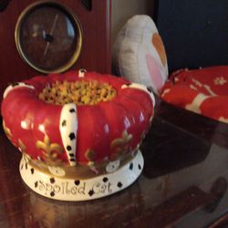 Crown Kitty Bowl
