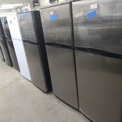 24" Top And Bottom 11 Cu  Fridge For Sale