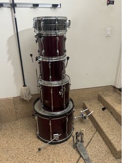 Tama rockstar drum kit