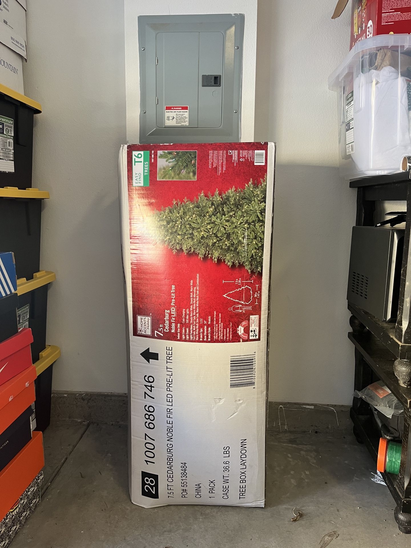 Like-New 7.5 FT Cedarburg Noble Fir LED Pre-Lit Christmas Tree – Used Once!
