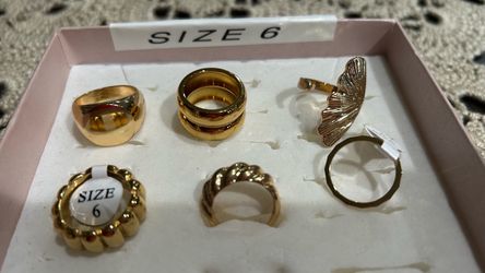Set of 5 Gold-Tone Rings Size 6