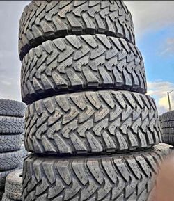 ‼️🚨vendo set de llantas Lt 33x12.50 20 toyo open country M/T
