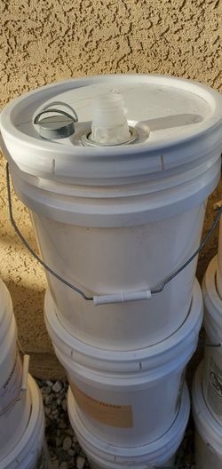 Bucket 5 Gallon Empty And Clean With Lids, Cap. Heavy DUTY