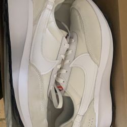 Women’s Nike Waffle Debut
