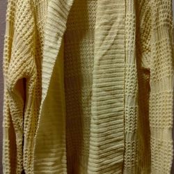 Jason Maxwell Women's Yellow Cardigan Sweater Size XL Used. 