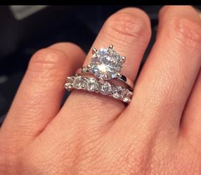 New 18 k white gold engagement ring wedding ring set