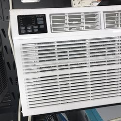 18,000 Btus Window Air Conditioning $300