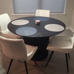Modern Black & White Table/Chair Set