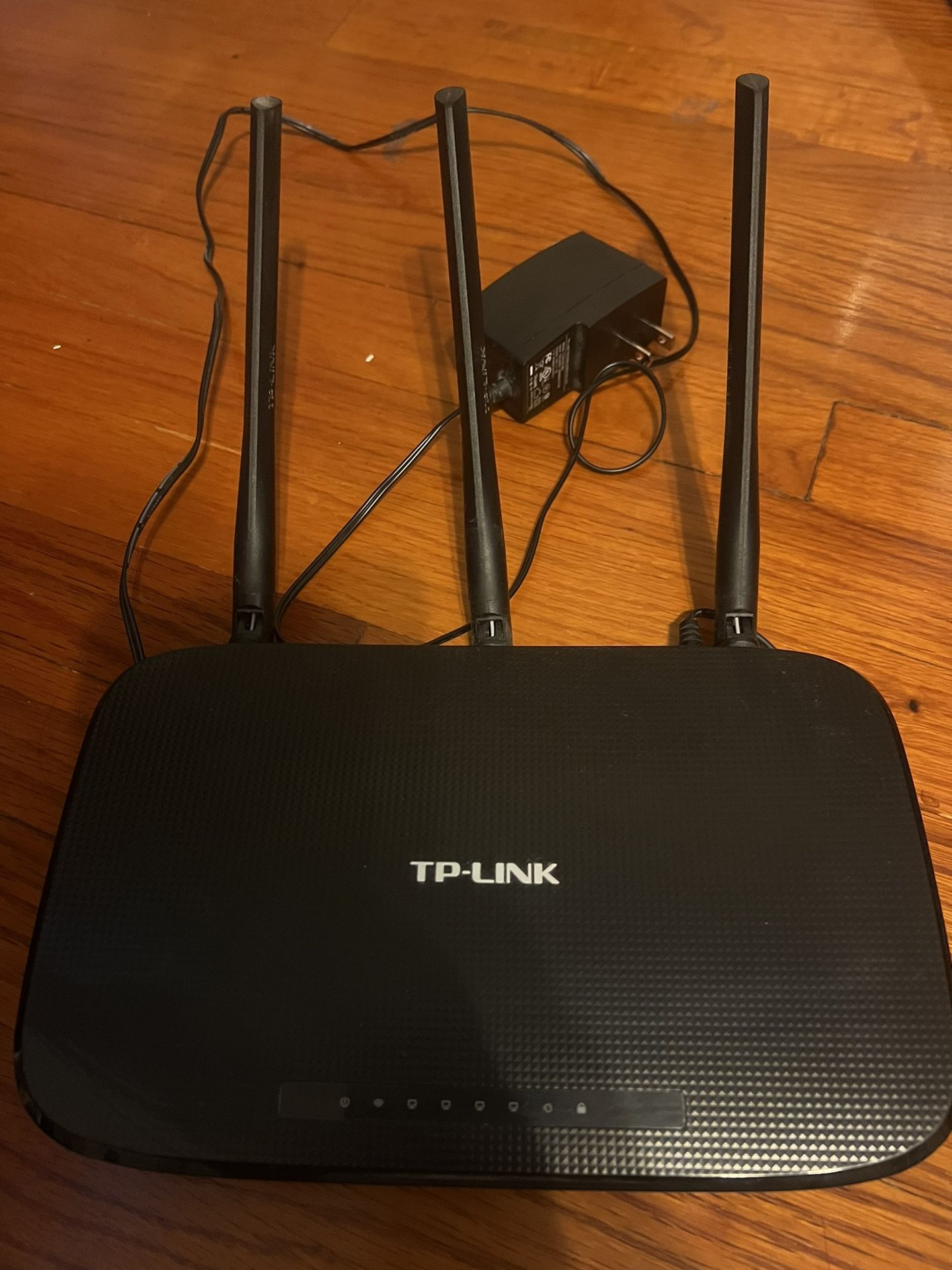 MODEM ARRIS . And TP Router.$50