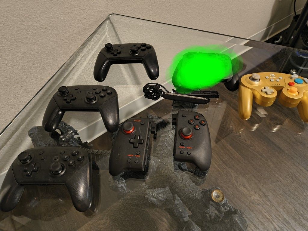 Nintendo Switch CONTROLLERS