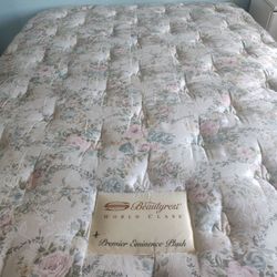 Queen 👑 Mattress w/Box spring