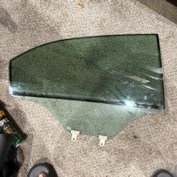 2013 -2018 Kia Rio Hatch BackRight Back Door Window