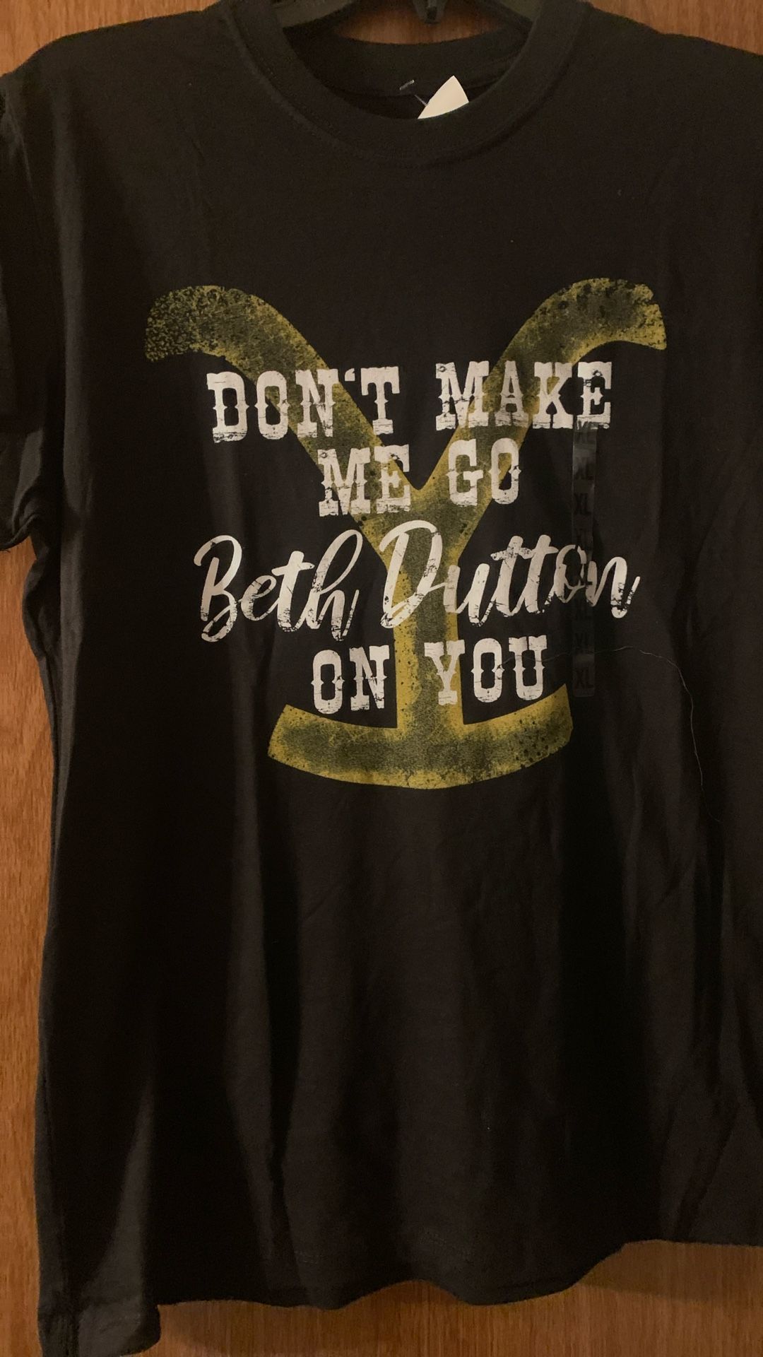 Brand New Women’s Yellowstone T-shirt 