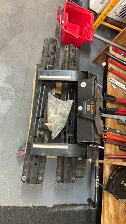 Curt E16 5th Wheel Hitch 