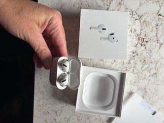 Apple AirPod 5 ( with charging case)