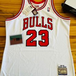 ***Signed*** Michael Jordan 97-98 White Chicago Bulls M&N Jersey XL 48 UDA COA