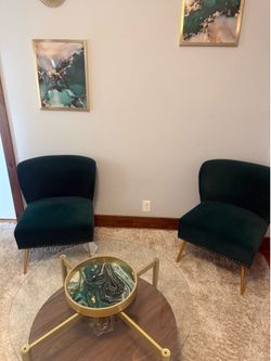 Accent chairs