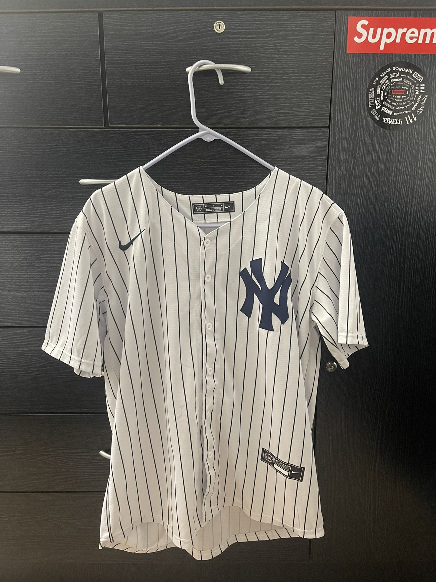 New York Yankees Derek Jeter Jersey for Sale in East Northport, NY