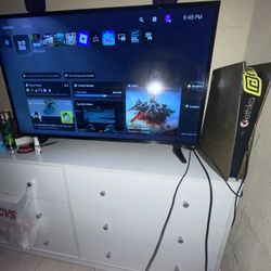 Ps5 (Disc Reader) + ( comes w controller )