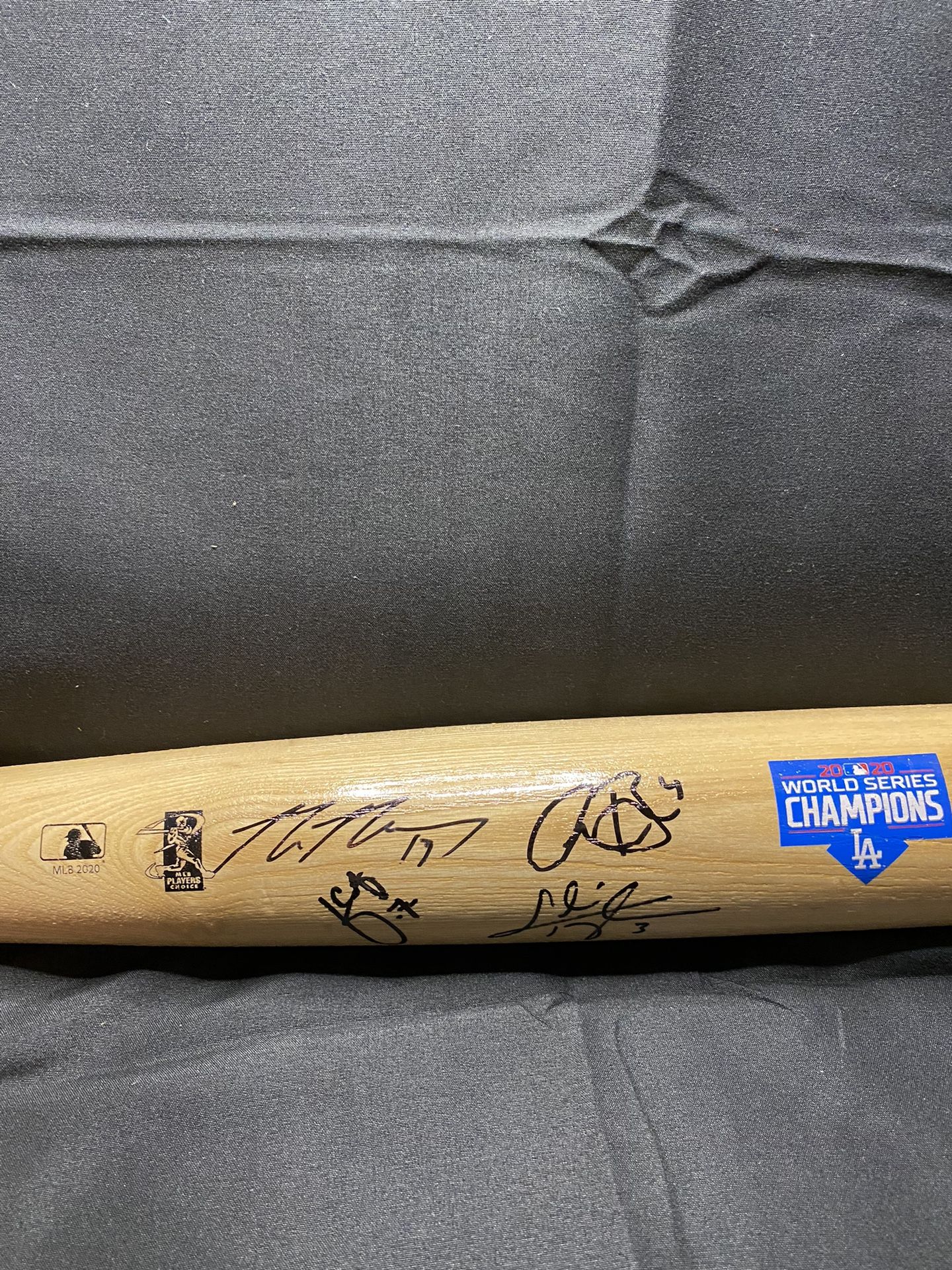 Max Muncy MLB Authenticated Autographed Los Angeles Dodgers 2020