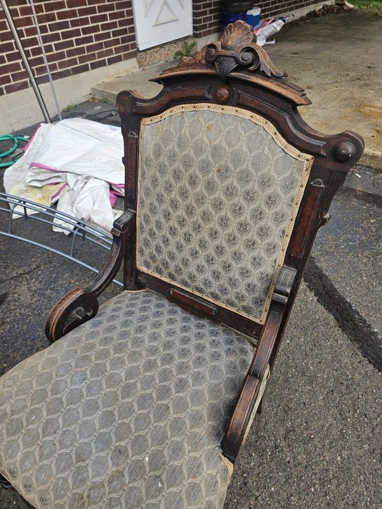 Vintage / Antique Wooden Chair For Restoration, Very Strong And Beautiful, Best Offer.