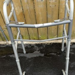 Like New Aluminum   Walker