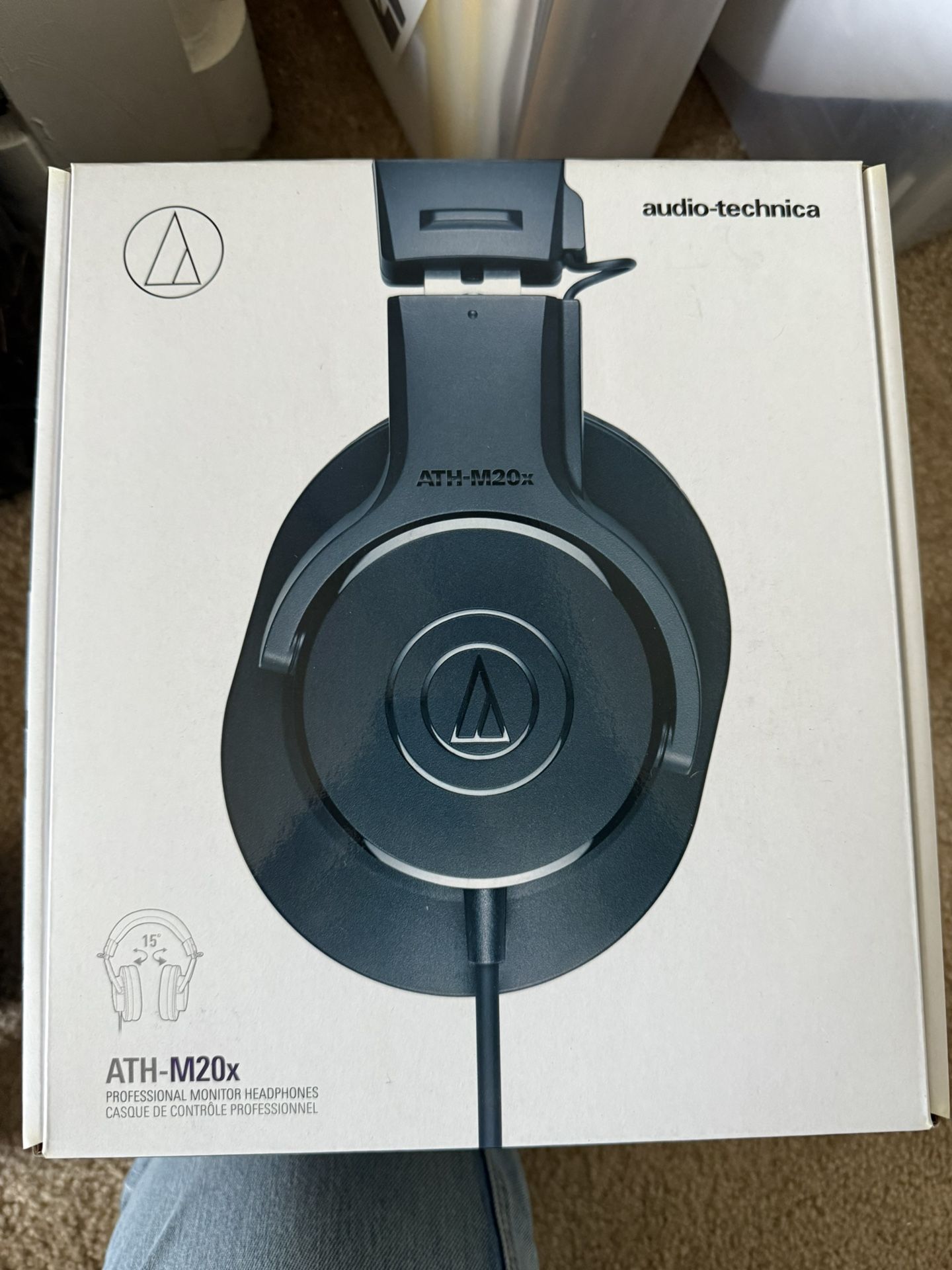 Headphones 
