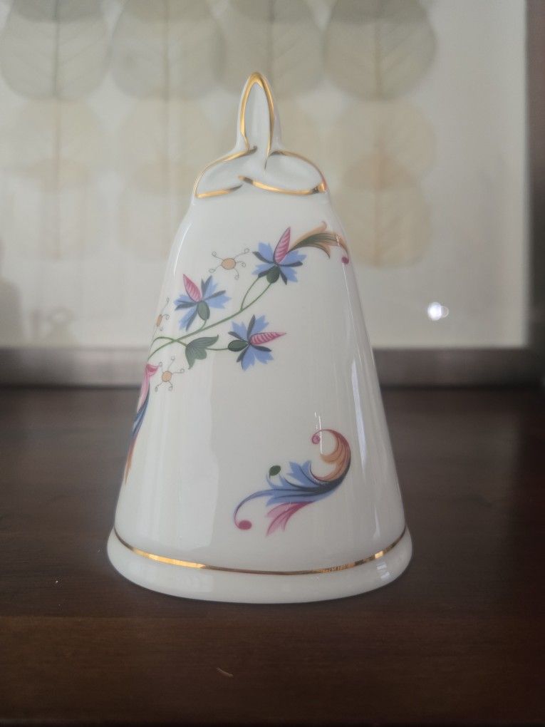 Royal Tara Porcelain Bell – Made in Ireland (5”) Danbury Mint Exclusive