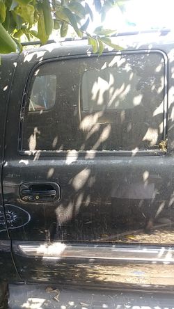 Yukon xl 03 right back door