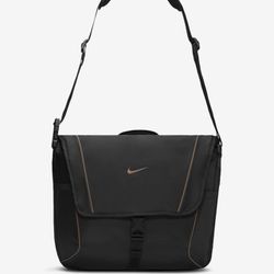 New Nike Messenger Bag
