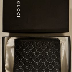 AUTHENTIC LEATHER GUCCI MULTI SLOT WALLET