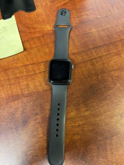 Apple Watch Series 5 UNLOCKED 40MM $100